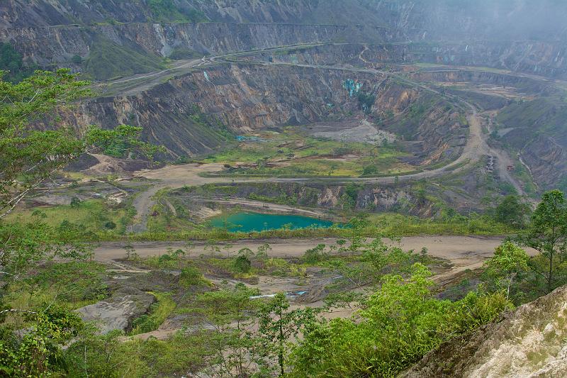 Mining-47-PACSIA-2015.jpg - Panguna mine pit 2015, Source: http://www.pacsia.com.au/962/community-dialogues-in-bougainville-october-2015/; accessed: 27 March 2016