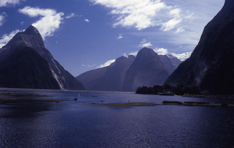 NZ2-13-Seib-1998.jpg - Milford Sound (photo by Roland Seib)