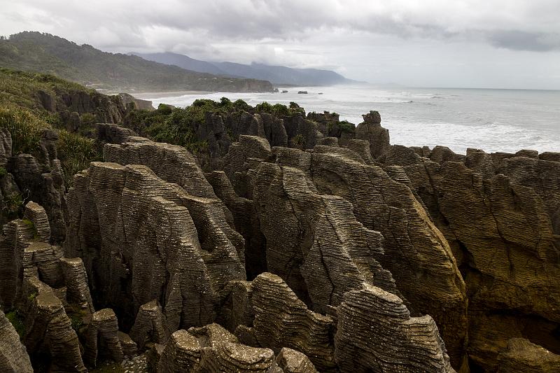 NZ-44-Bertsch-2017.jpg - Moeraki Boulders and Pancake Rocks (Photo by Johannes Bertsch)