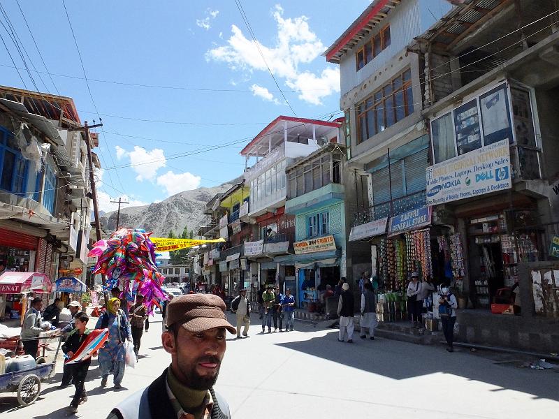 Northindia-26-Wagner-2015.jpg - Street view of Kargil (photo by Jason Wagner)