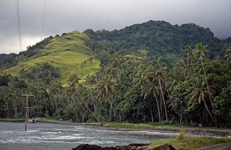 Fiji-09-Seib-1988.jpg - Eastern coast (© Roland Seib)