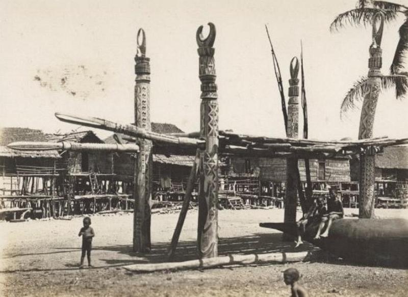 HistPOM-15-1921.jpg - Hanuabada 1921 (source: https://sites.google.com/site/moresbyhistory/; accessed: 3.2.2013)