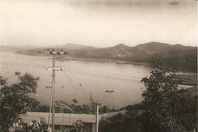 HistPOM-49-1969.jpg - Harbour 1969 (source: https://sites.google.com/site/moresbyhistory/; accessed: 3.2.2013)
