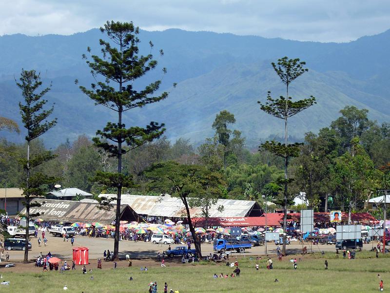 PNG3-40-Seib-2012.jpg - Goroka market 2012 (Photo by Roland Seib)