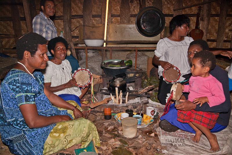 PNG3-74-Krafft-2012.jpg - Inside the house (Photo by Thorsten Krafft)