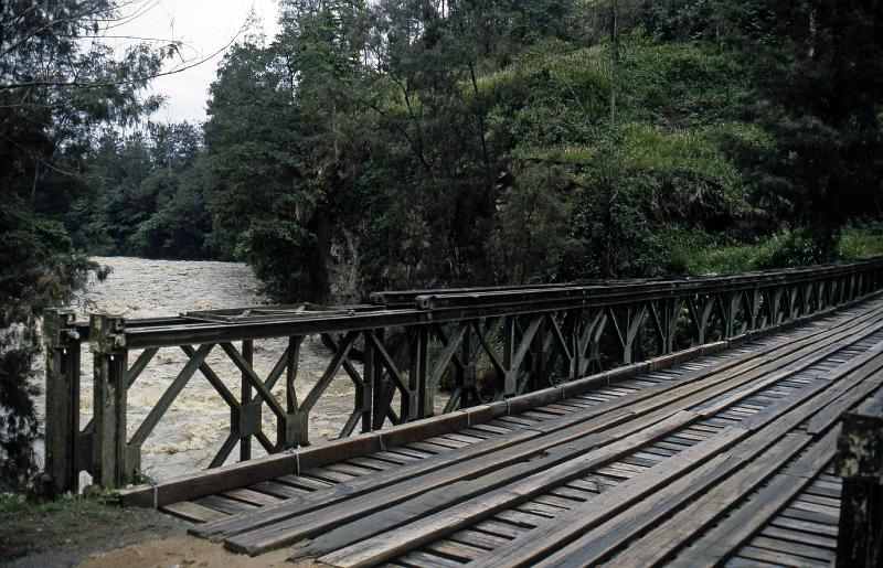 PNG3-76-Seib-1987.jpg - Highlands Highway in Enga Province 1987 (Photo by Roland Seib)