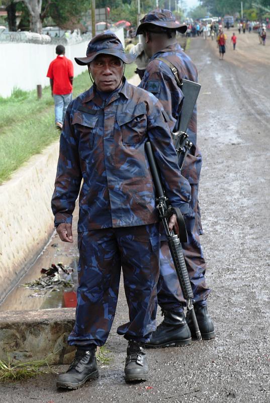 PNG4-29-Seib-2012.jpg - At the entrance gate of the showground, West Goroka (Photo by Roland Seib)
