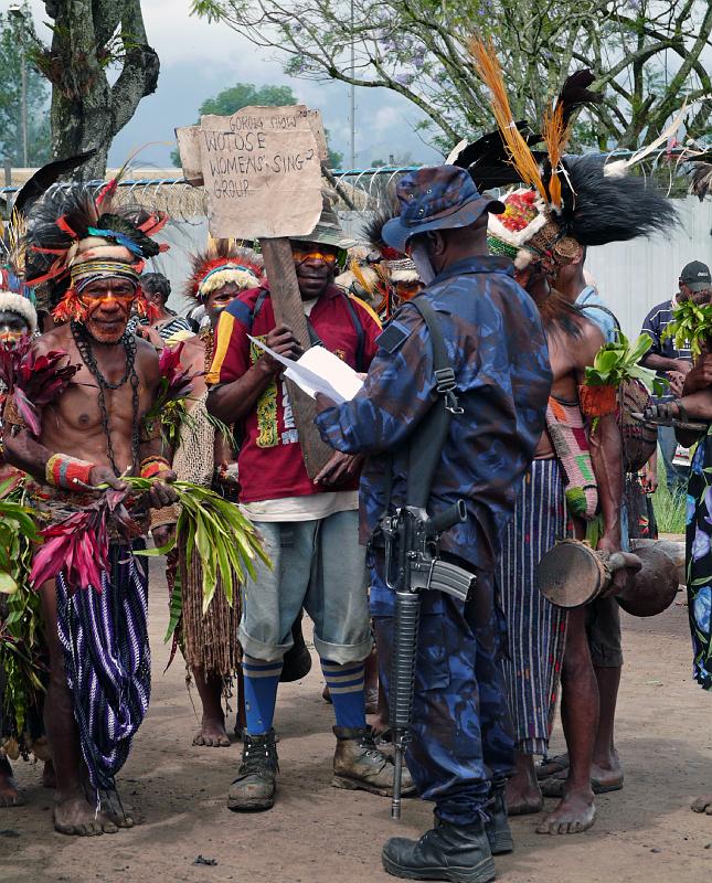 PNG4-37-Seib-2012.jpg - (Photo by Roland Seib)
