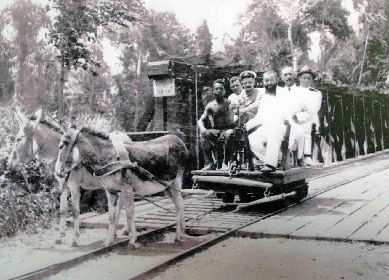 PNG7-25.jpg - The light railway at Bogadjim (source photo: exhibition “Tupela Poroman”, New Guinea Club & Rabaul Museum, Rabaul)(Photo by Roland Seib)