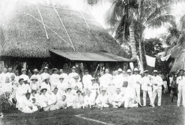 PNG7-37.jpg - Queen Emma, family, and friends, Matupit (source:  http://www.pngaa.net/Photo_Gallery/QueenEmma/photo14.html; 12.2.2013 )