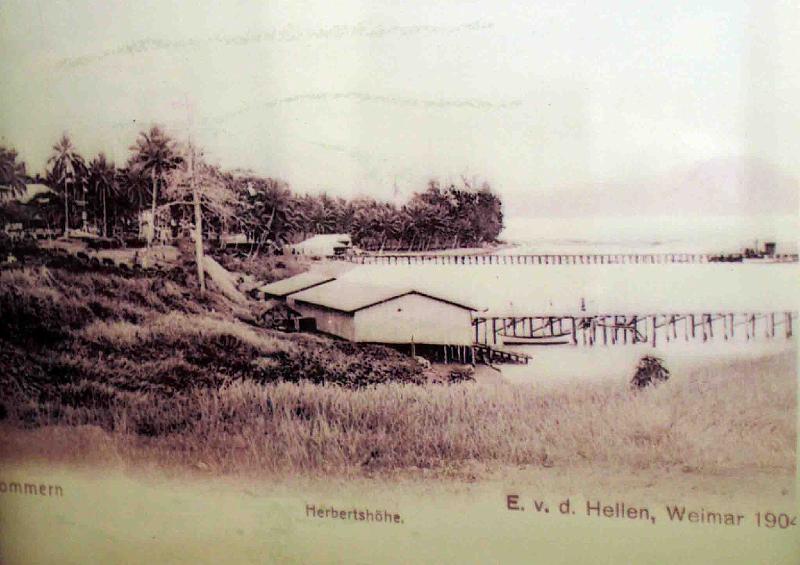 PNG7-39.jpg - The jetty at Kokopo 1904 (source photo: exhibition “Tupela Poroman. Old Ties and New Relationships”, East New Britain Historical and Cultural Centre, Kokopo)(Photo by Roland Seib)
