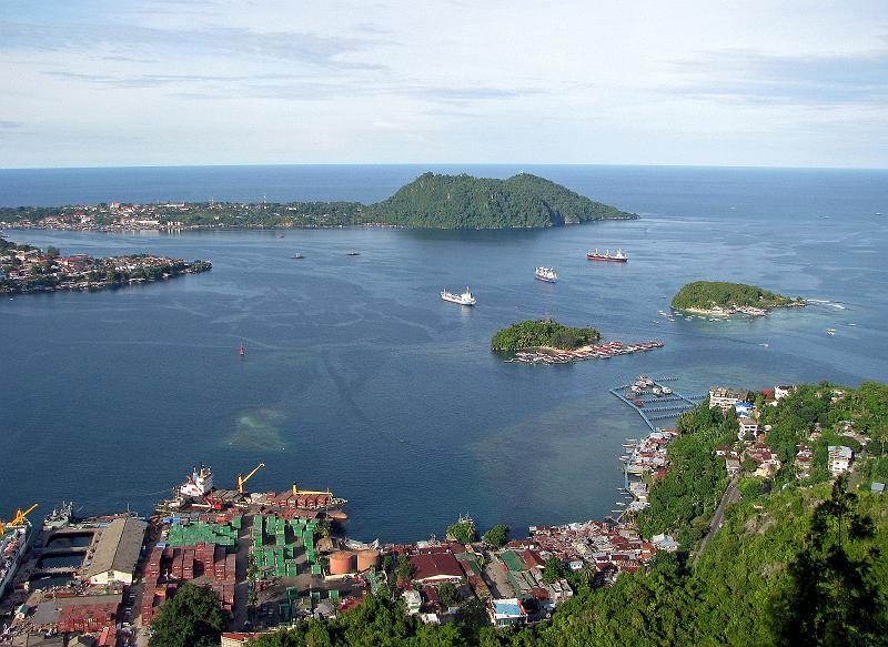 Papua1-02-Zoellner.jpg - Jayapura: Bay and harbour (2011)(Photo by Siegfried Zöllner)