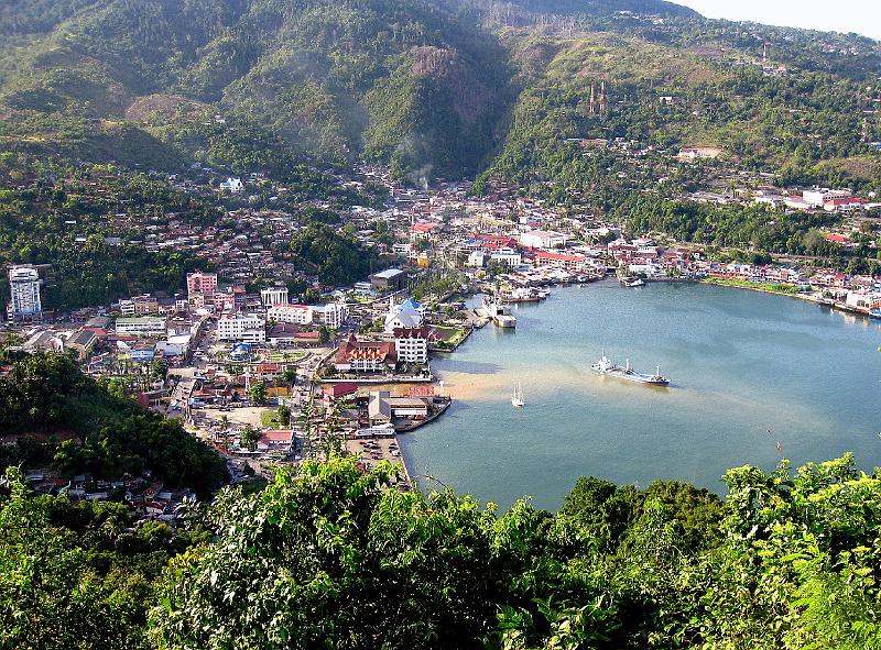 Papua1-03-Zoellner.jpg - Jayapura: Bay and city centre (2011)(Photo by Siegfried Zöllner)