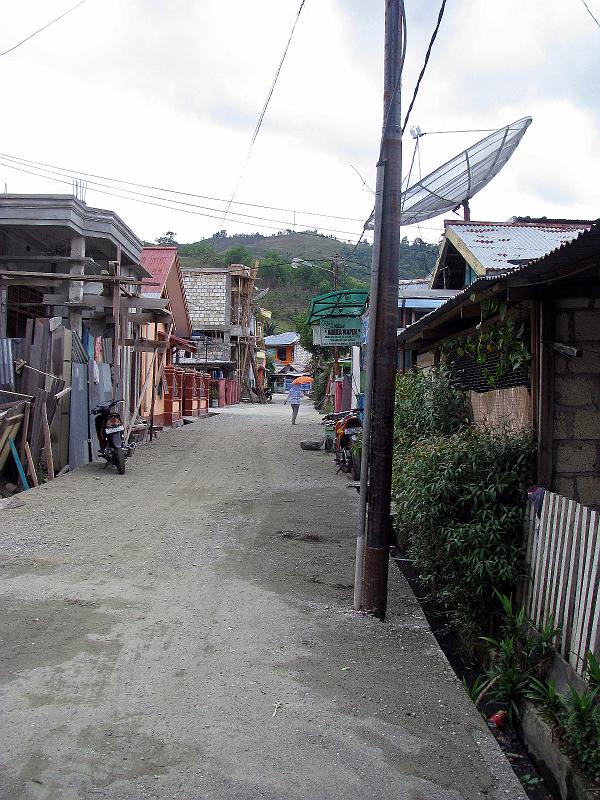 Papua1-05-Zoellner.jpg - A street in Abepura, near Jayapura (2011)(Photo by Siegfried Zöllner)