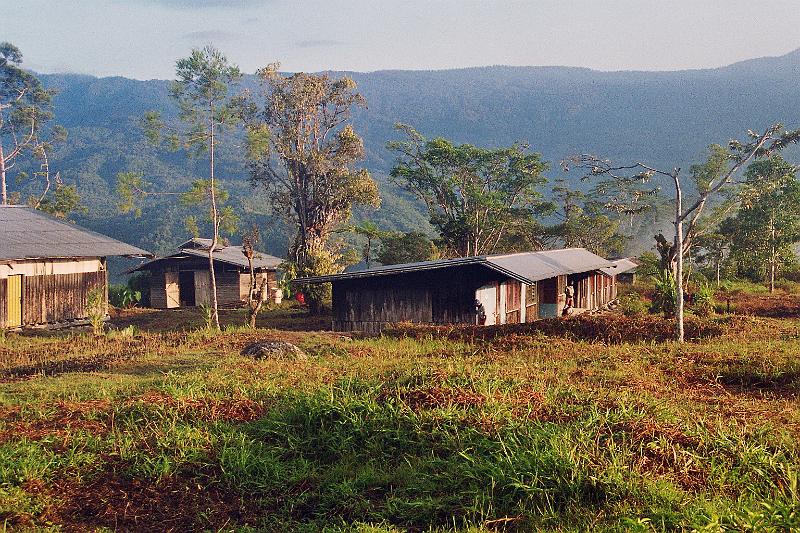 Papua1-59-Zoellner.jpg - Buildings on the Bibel school complex, Apahapsili, Yalimo regency, Highlands (2008)(Photo by Siegfried Zöllner)