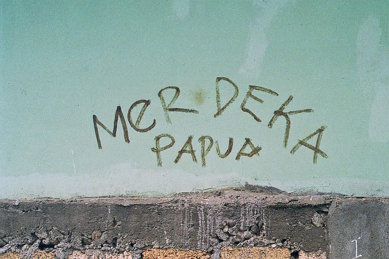 Papua1-74-Zoellner.jpg - Graffiti reading: “Freedom for Papua” (Photo by Siegfried Zöllner)