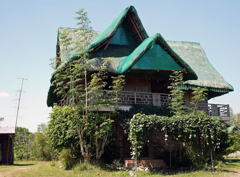 Philippines-03-Seib-2012.jpg - House of the sisters and employees (Photo by Roland Seib)