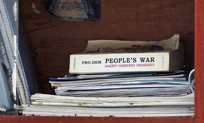 Philippines-08-Seib-2012.jpg - Bookshelf, Muncipal Police Station, Licuan-Baay, Abra (Photo by Roland Seib)