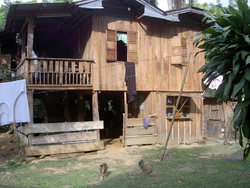 Philippines-17-Sauer-2012.jpg - House in the village Cawayan (Photo by Rita Sauer)
