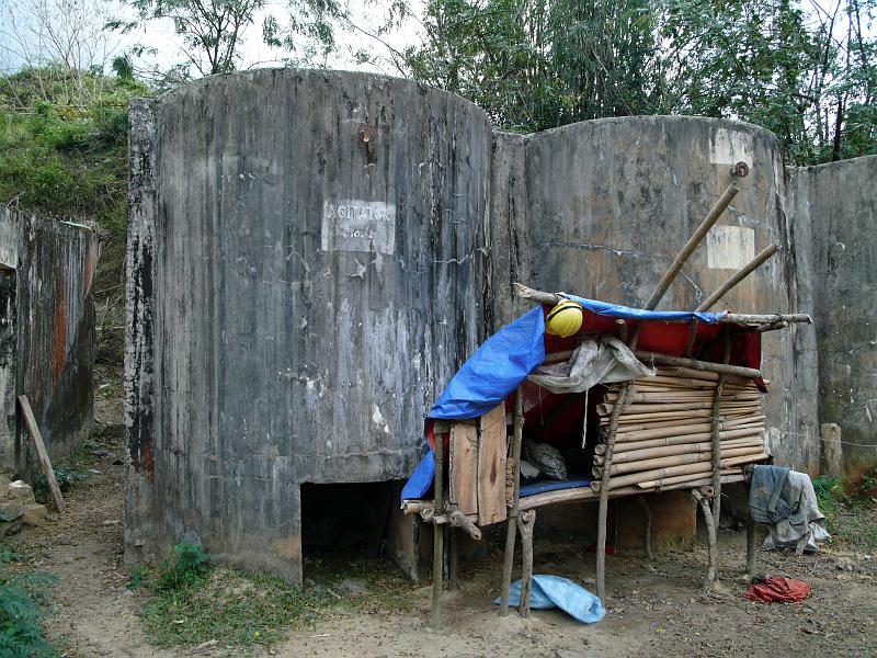 Philippines-40-Seib-2012.jpg - Abandoned processing plant with watchman accommodation (Photo by Roland Seib)