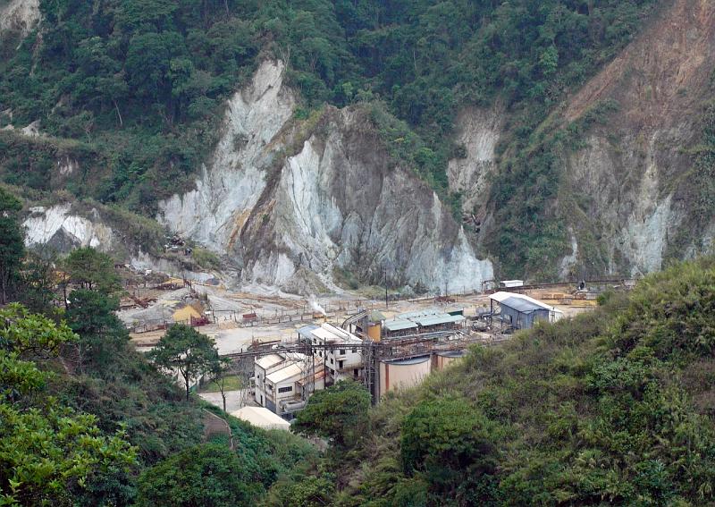 Philippines-51-Seib-2012.jpg - Processing plant of Lepanto (Photo by Roland Seib)