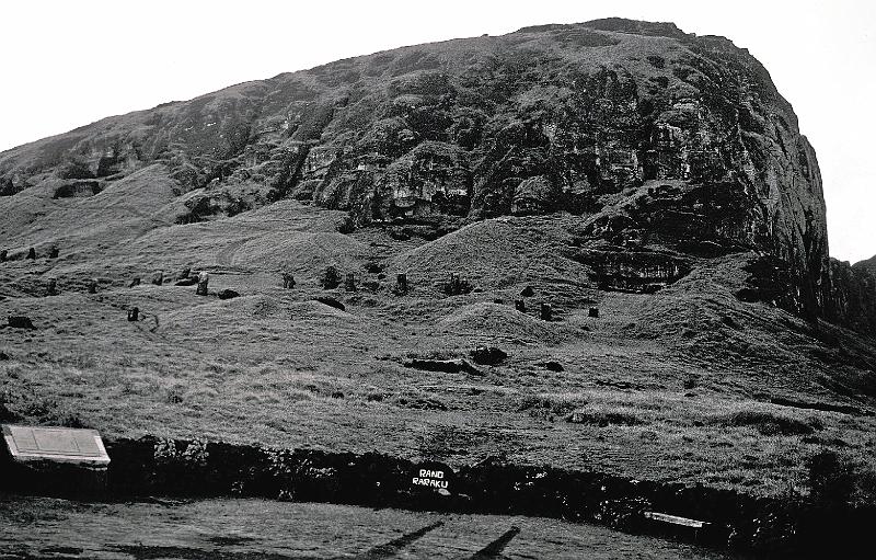 Rapanui-08-Seib-2000.jpg - Rano Raraku (© Roland Seib)