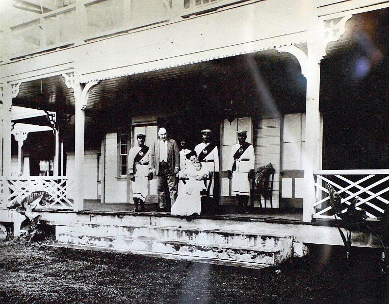 Samoa-39-Seib-2011.jpg - Wilhelm Solf and family at Vailima, 1900s (source photo: Robert Louis Stevenson Museum, Apia)(Photo by Roland Seib)