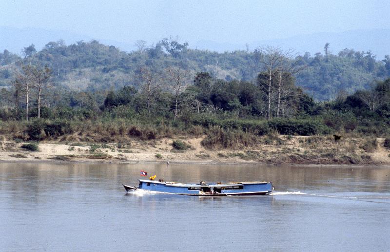 Thailand-46-Seib-1986.jpg - Laos seen from Thailand (photo by Roland Seib)