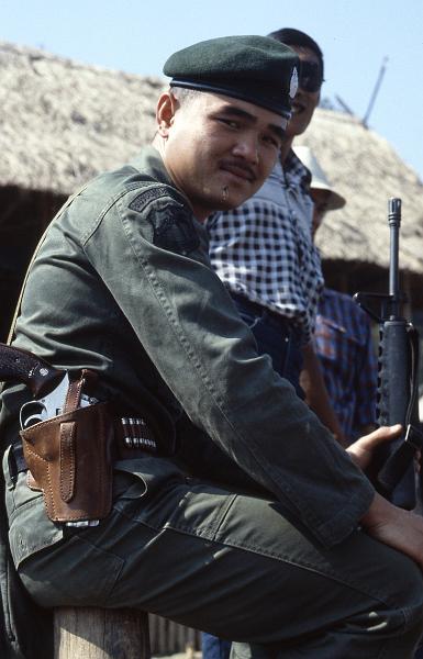 Thailand-49-Seib-1986.jpg - Military protection (photo by Roland Seib)