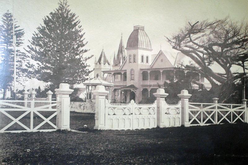 Tonga-04-Seib-2011.jpg - Royal Palace and Chapel, 1884; photographer: Burton Brothers (source: Tonga National Culture Centre, Nuku´alofa)(Photo by Roland Seib).