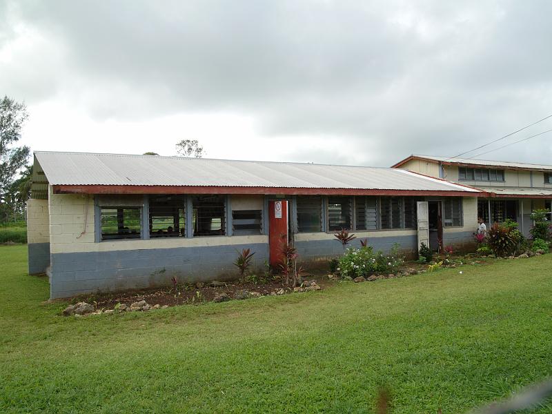 Tonga-40-Seib-2011.JPG - Primary Government School, village Fahefa (Photo by Roland Seib).