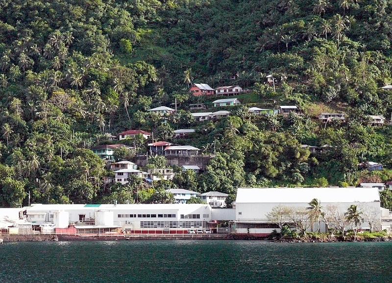 USsamoa-08-Seib-2011.jpg - Tuna cannery (Photo by Roland Seib)