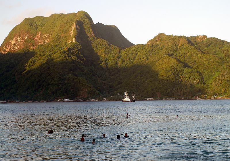 USsamoa-25-Seib-2011.jpg - Beach, Utulei (Photo by Roland Seib)