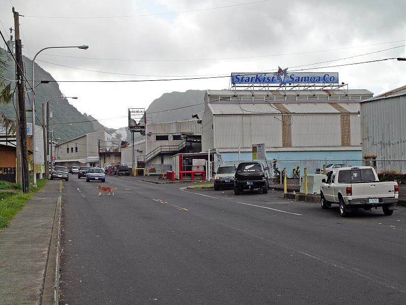 USsamoa-29-Seib-2011.jpg - StarKist tuna factory owned by South Korea's largest fishing company Dongwon industries (Photo by Roland Seib)