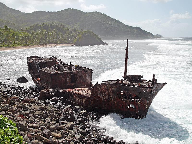 USsamoa-41-Seib-2011.jpg - Southeast coast (Photo by Roland Seib)