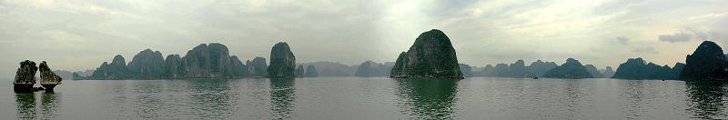 HaLongBay-WikimediaCommons.jpg - Panorama view Ha Long Bay, Wikipedia Commons (source: http://en.wikipedia.org/wiki/File:HaLongBayBIG.jpg; 15.7.2013)