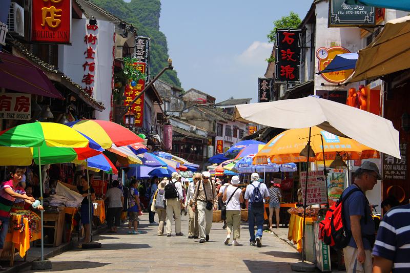 China-36-Unterkoefler-2012.JPG - Center of Yangshuo (Photo by Dieter Unterköfler)